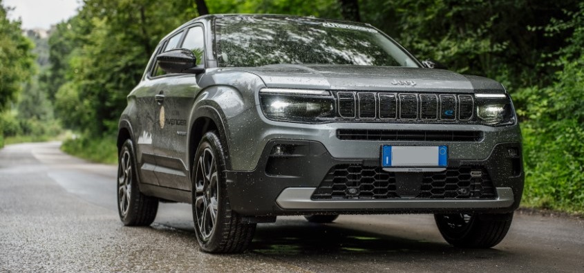 Le Jeep elettriche e plug-in hybrid leader di mercato: anche a novembre sono le più vendute