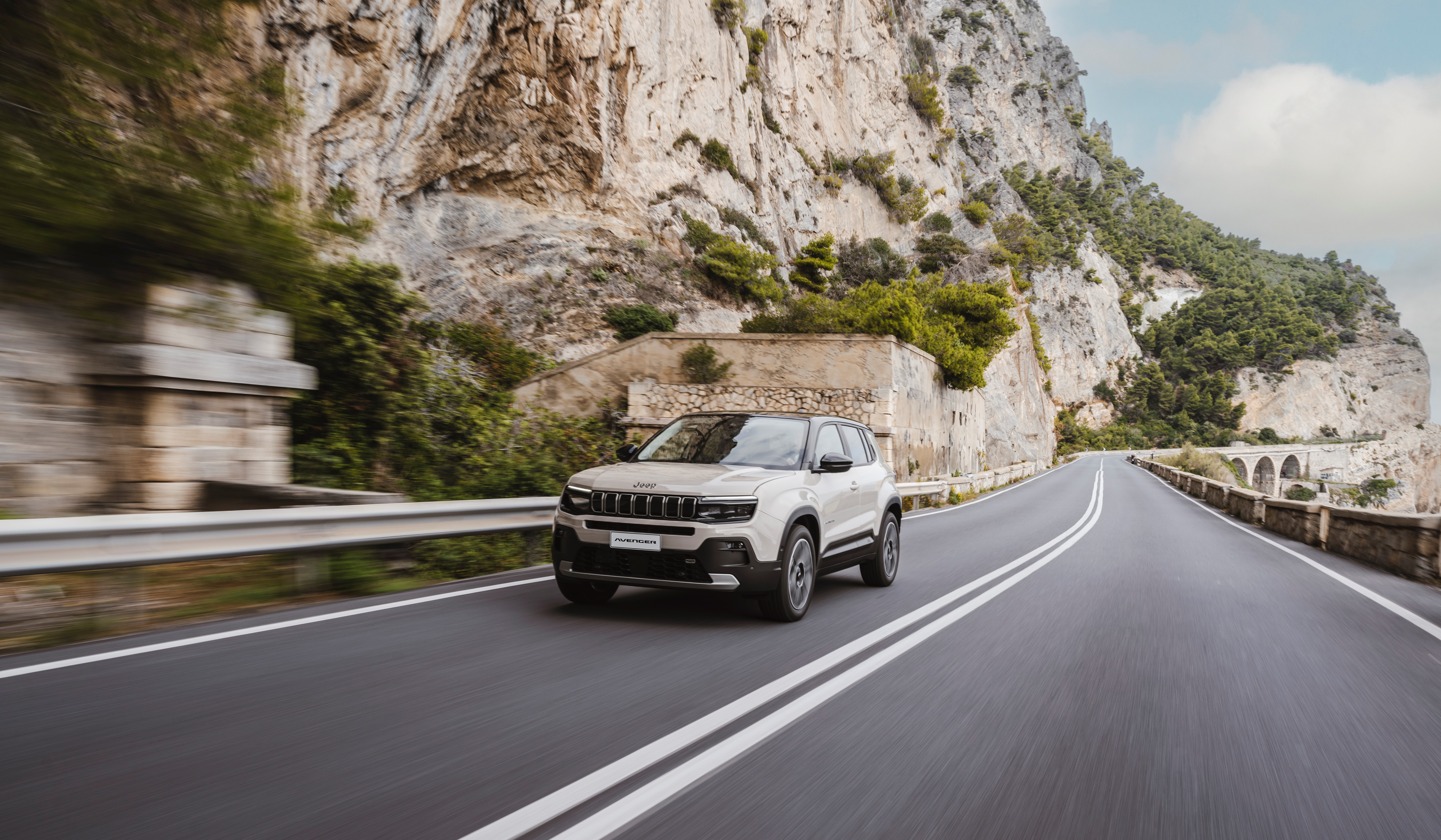 La pluripremiata Jeep Avenger nelle filiali Autotorino Jeep: scoprila in tutte le motorizzazioni