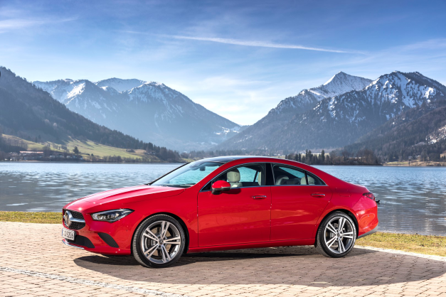 Sportiva, intelligente, trasgressiva. Nuova Mercedes-Benz CLA Coupé è la Stella di maggio.