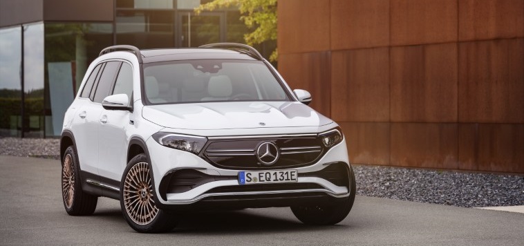 Stile, innovazione e spazio fino a sette posti: la nuova Mercedes EQB debutta nei saloni Autotorino