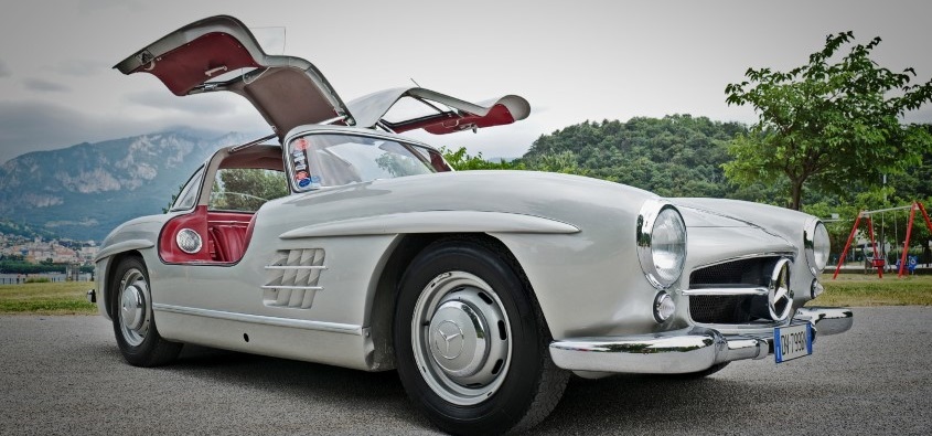 Mercedes-Benz 300 SL: sogno motoristico che vola sulle ali di gabbiano