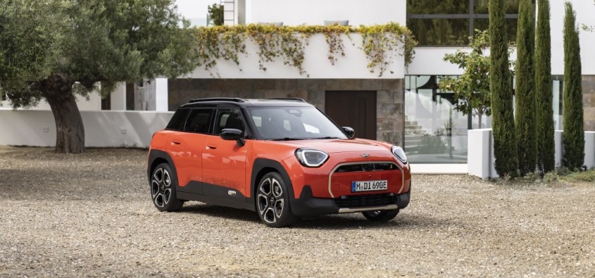 Nuova MINI Aceman: arriva il primo crossover elettrico per il segmento delle “piccole” premium