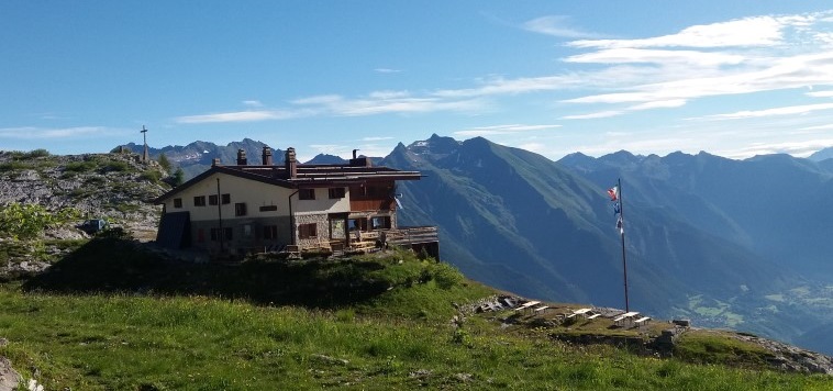 Vivi la Montagna con Simone Moro ci accompagna a scoprire le magnifiche cime della Presolana