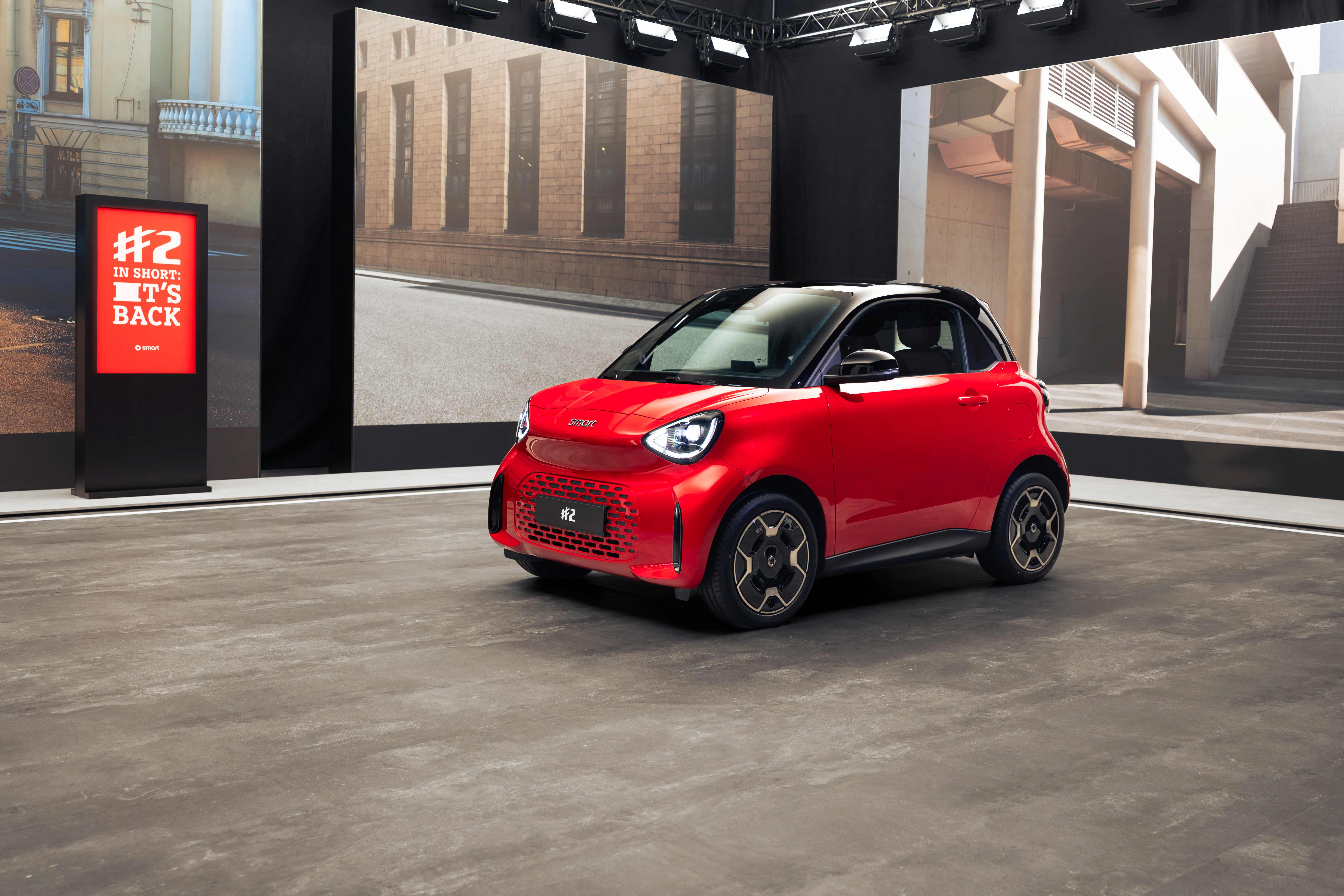 Nuova smart #2, torna l’iconica due posti: ora 100% elettrica, sicura e tecnologica