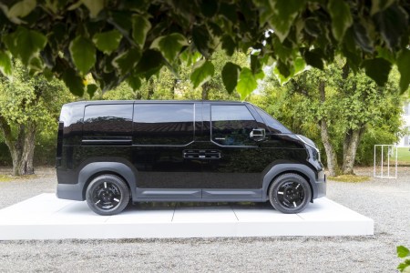 Prenotabile anche in Italia PV5, il primo van elettrico di Kia in versione Passenger e Cargo 