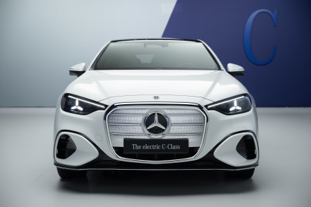 Mercedes Benz guida il cambiamento con la prima Classe C 100% elettrica