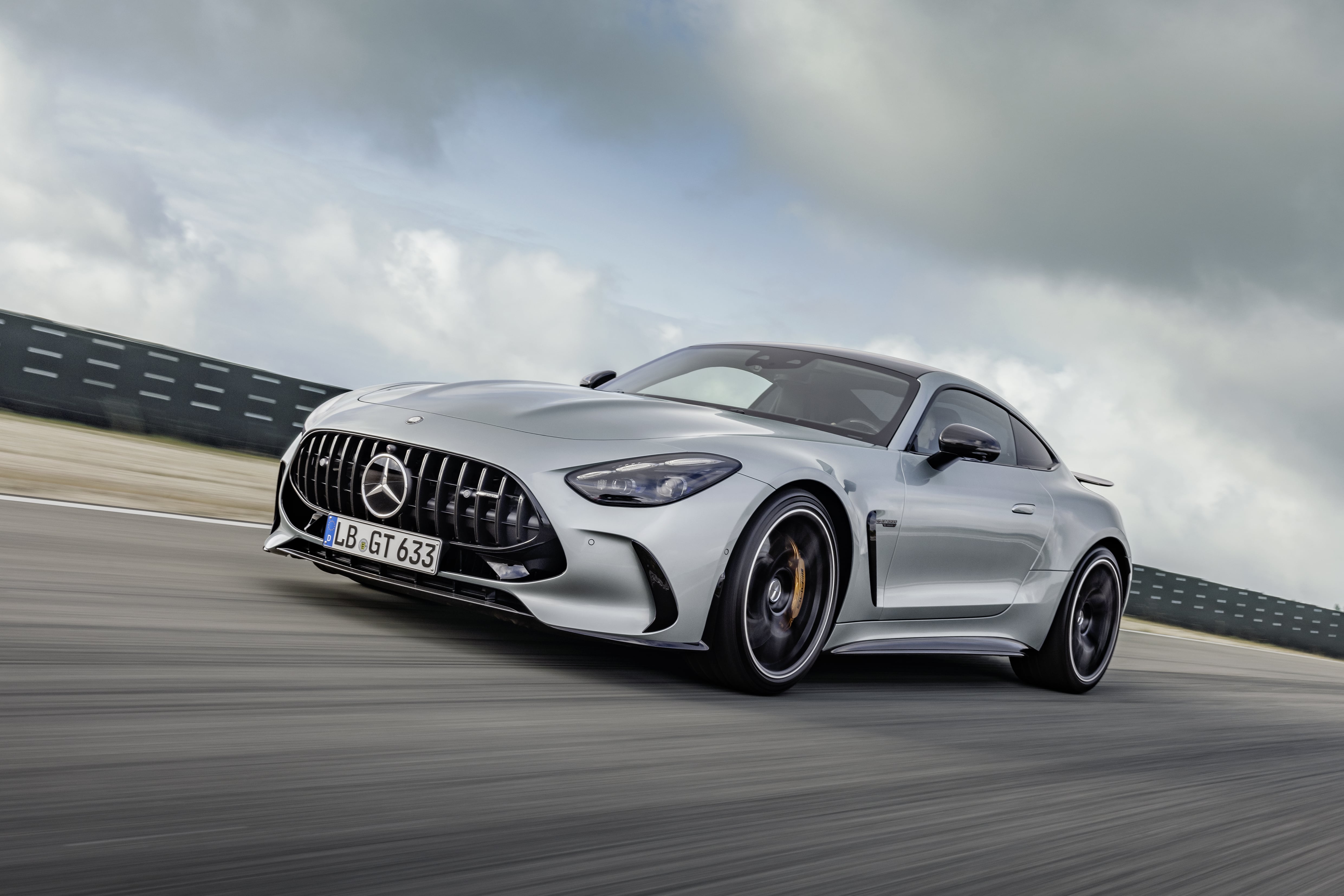 Nuova Mercedes-AMG GT: debutta la seconda generazione della supersportiva, ora a 2+2 posti