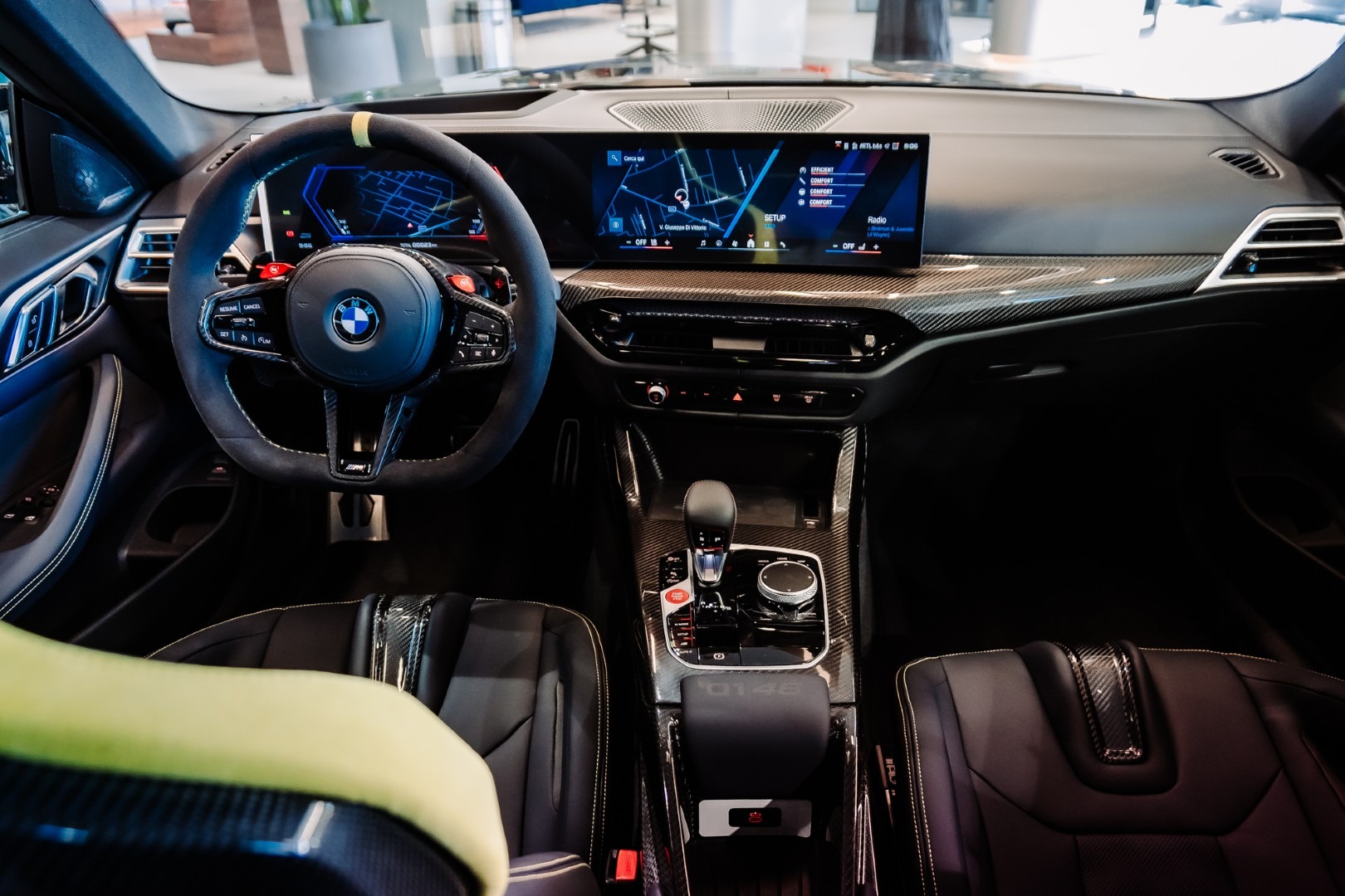 Autotorino Olgiate Olona BMW M4 CS VR46 interni racing con inserti in carbonio 